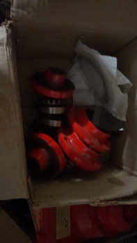 Preview: Ersatzteile für Getriebeblock Lely Scheibenmähwerk für Mähscheibe  komplett Welle mit Ritzel Lager und Gehäuseteile für Lager und Welle